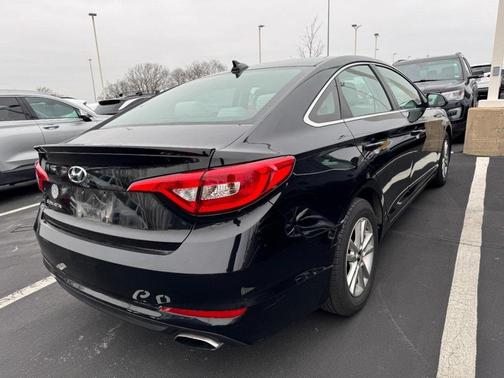 2016 Hyundai SONATA SE
