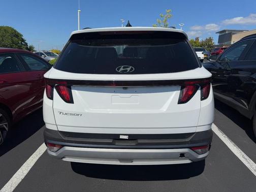 2025 Hyundai TUCSON SEL