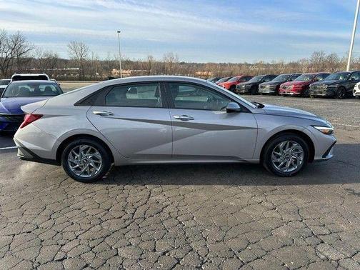 2026 Hyundai ELANTRA HEV Blue