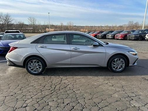 2026 Hyundai ELANTRA HEV Blue