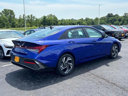 2025 Hyundai ELANTRA HEV SEL Sport