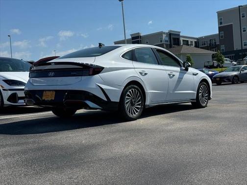 2025 Hyundai SONATA Hybrid SE