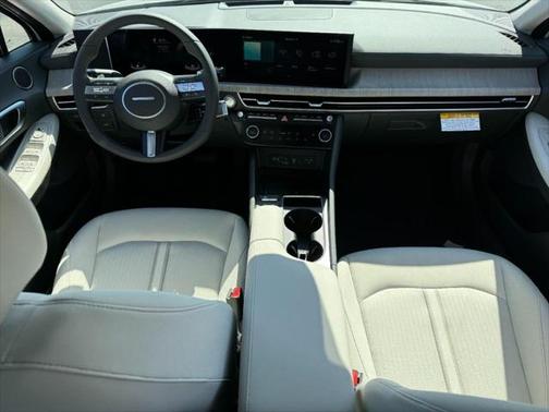2025 Hyundai SONATA Hybrid SE