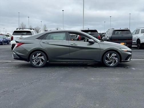 2025 Hyundai ELANTRA Limited