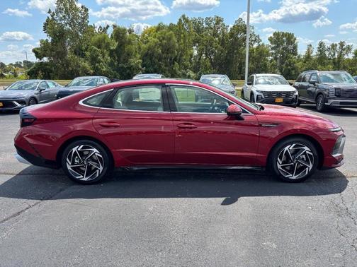2025 Hyundai SONATA SEL