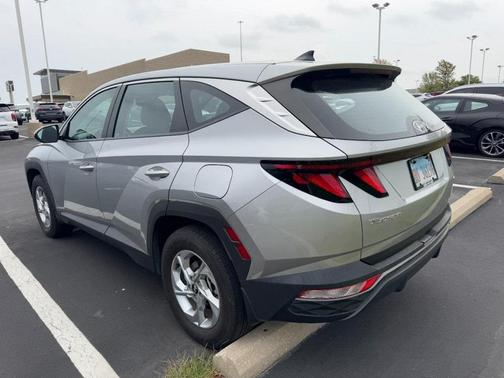 2023 Hyundai TUCSON SE