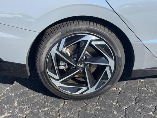 2026 Hyundai SONATA SEL