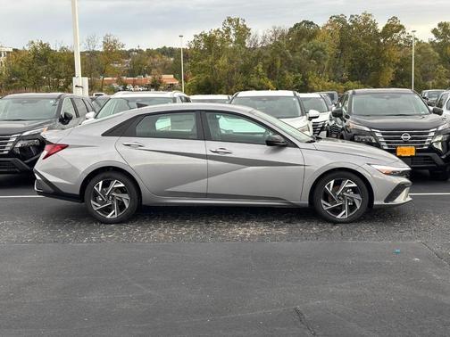 2025 Hyundai ELANTRA Sport