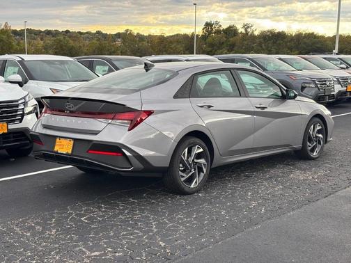 2025 Hyundai ELANTRA Sport