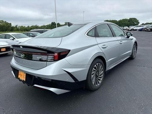 2025 Hyundai SONATA Hybrid Limited