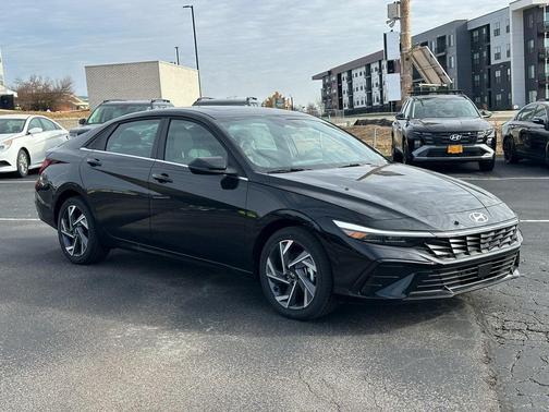 2025 Hyundai ELANTRA HEV Limited