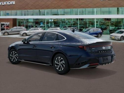 2026 Hyundai SONATA Hybrid Base