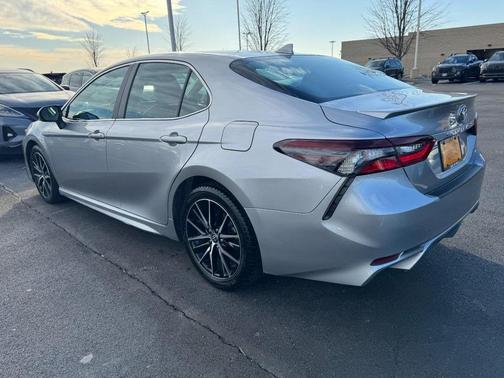 2024 Toyota Camry SE