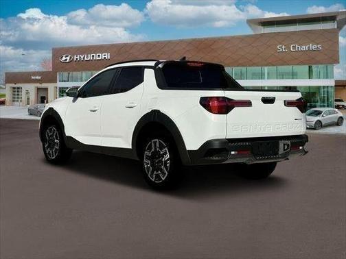 Atlas White 2025 Hyundai SANTA CRUZ Limited