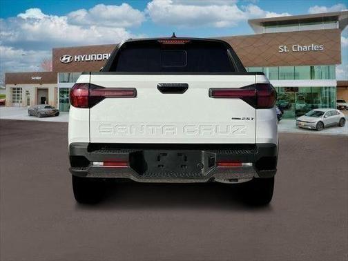 Atlas White 2025 Hyundai SANTA CRUZ Limited