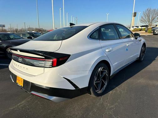 2026 Hyundai SONATA SEL