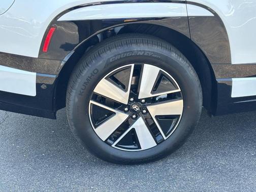 2026 Hyundai IONIQ 9 SEL