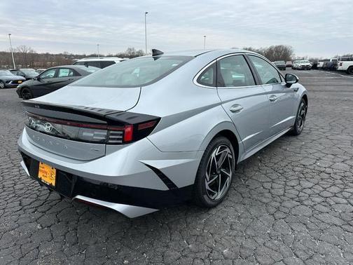 2026 Hyundai SONATA SEL