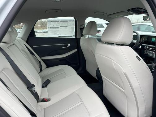 2026 Hyundai SONATA SEL