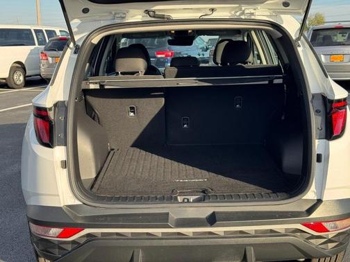 2024 Hyundai TUCSON SE