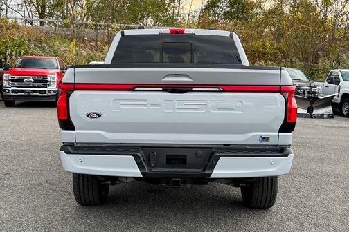 2025 Ford F-150 Lightning Platinum