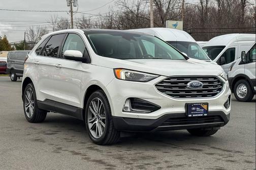 2022 Ford Edge Titanium