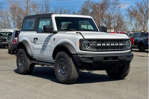 2025 Ford Bronco Base 4x4 2dr SUV