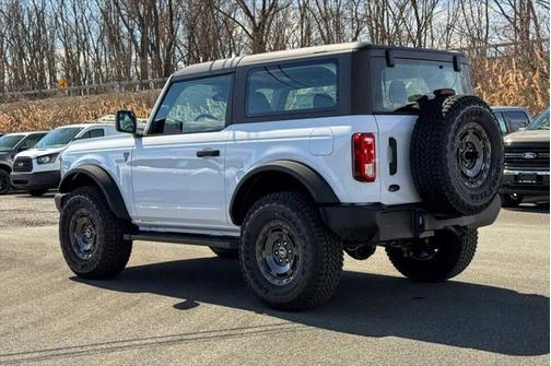 2025 Ford Bronco Base 4x4 2dr SUV