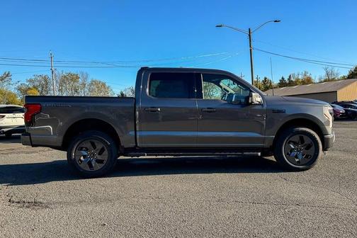 2025 Ford F-150 Lightning LARIAT