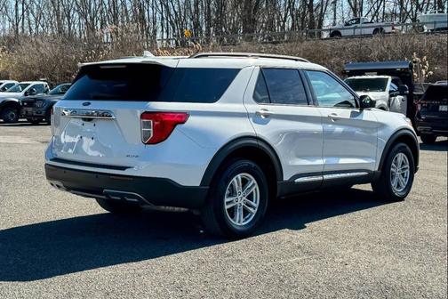 Star White Metallic Tri-Coat 2023 Ford Explorer XLT