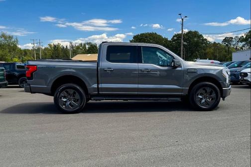 2022 Ford F-150 Lightning XLT