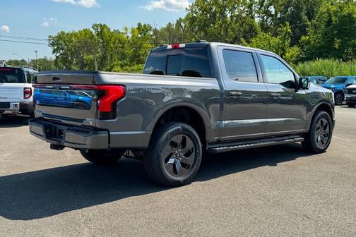 2025 Ford F-150 Lightning LARIAT