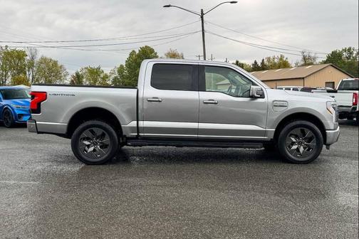 2022 Ford F-150 Lightning LARIAT