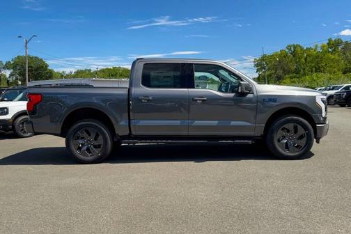 2025 Ford F-150 Lightning LARIAT