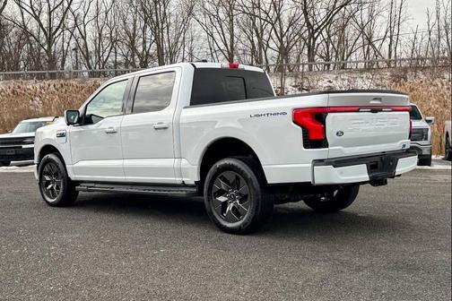 2024 Ford F-150 Lightning LARIAT