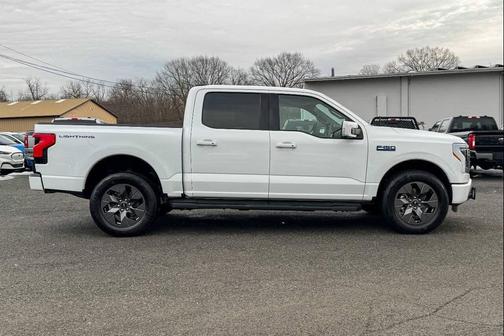 2024 Ford F-150 Lightning LARIAT