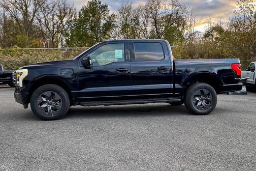 2025 Ford F-150 Lightning LARIAT