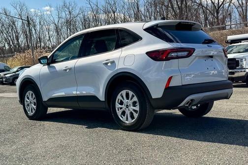 Space Silver Metallic 2025 Ford Escape Active