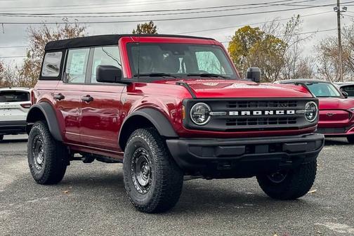 2025 Ford Bronco Base 4x4 4dr SUV