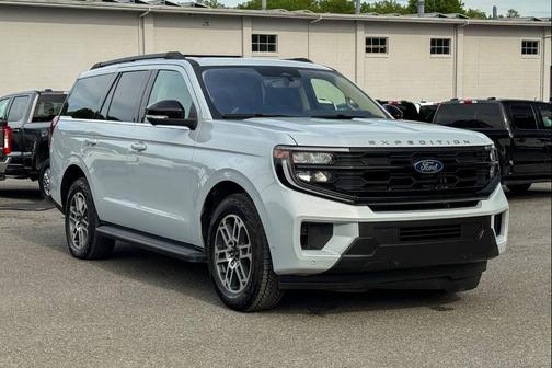 White 2025 Ford Expedition Active