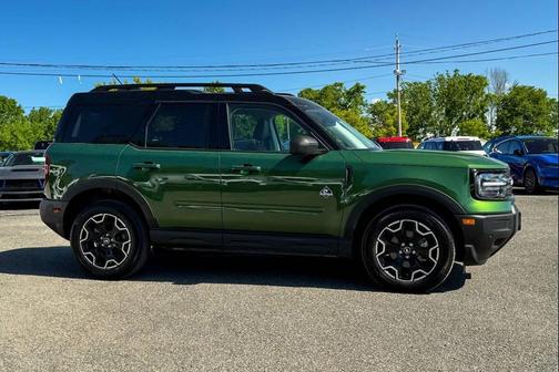 Eruption Green Metallic 2025 Ford Bronco Sport Outer Banks