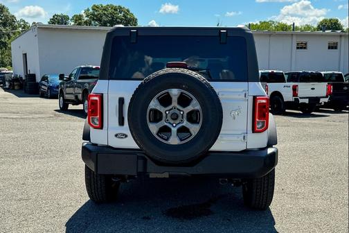 Oxford White 2026 Ford Bronco Big Bend