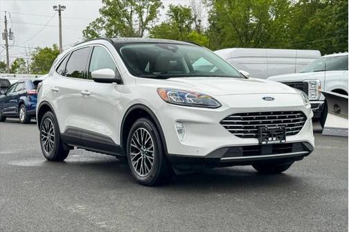 2022 Ford Escape Titanium