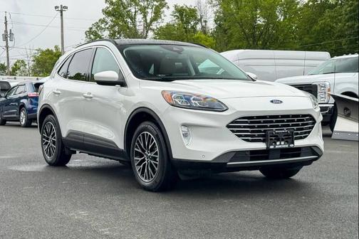 2022 Ford Escape Titanium