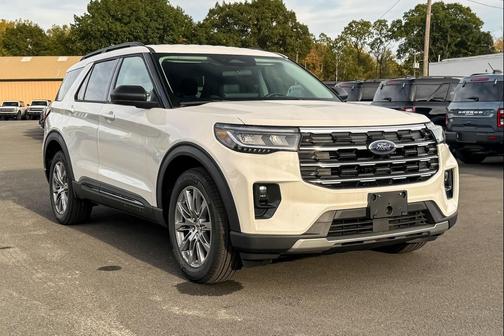 Star White Metallic Tri-Coat 2026 Ford Explorer Active