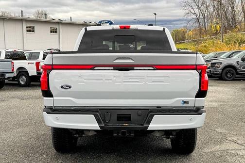 2025 Ford F-150 Lightning LARIAT