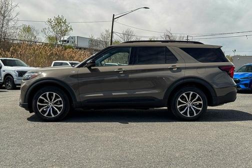 Marsh Gray 2026 Ford Explorer ST-Line
