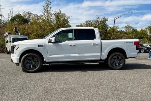 2025 Ford F-150 Lightning LARIAT