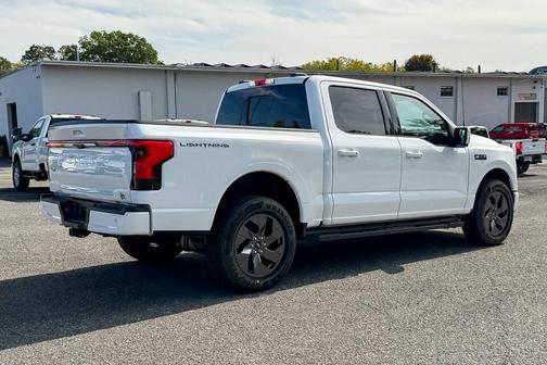 2025 Ford F-150 Lightning LARIAT