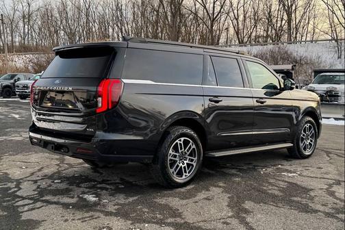 2025 Ford Expedition Max Active 4x4